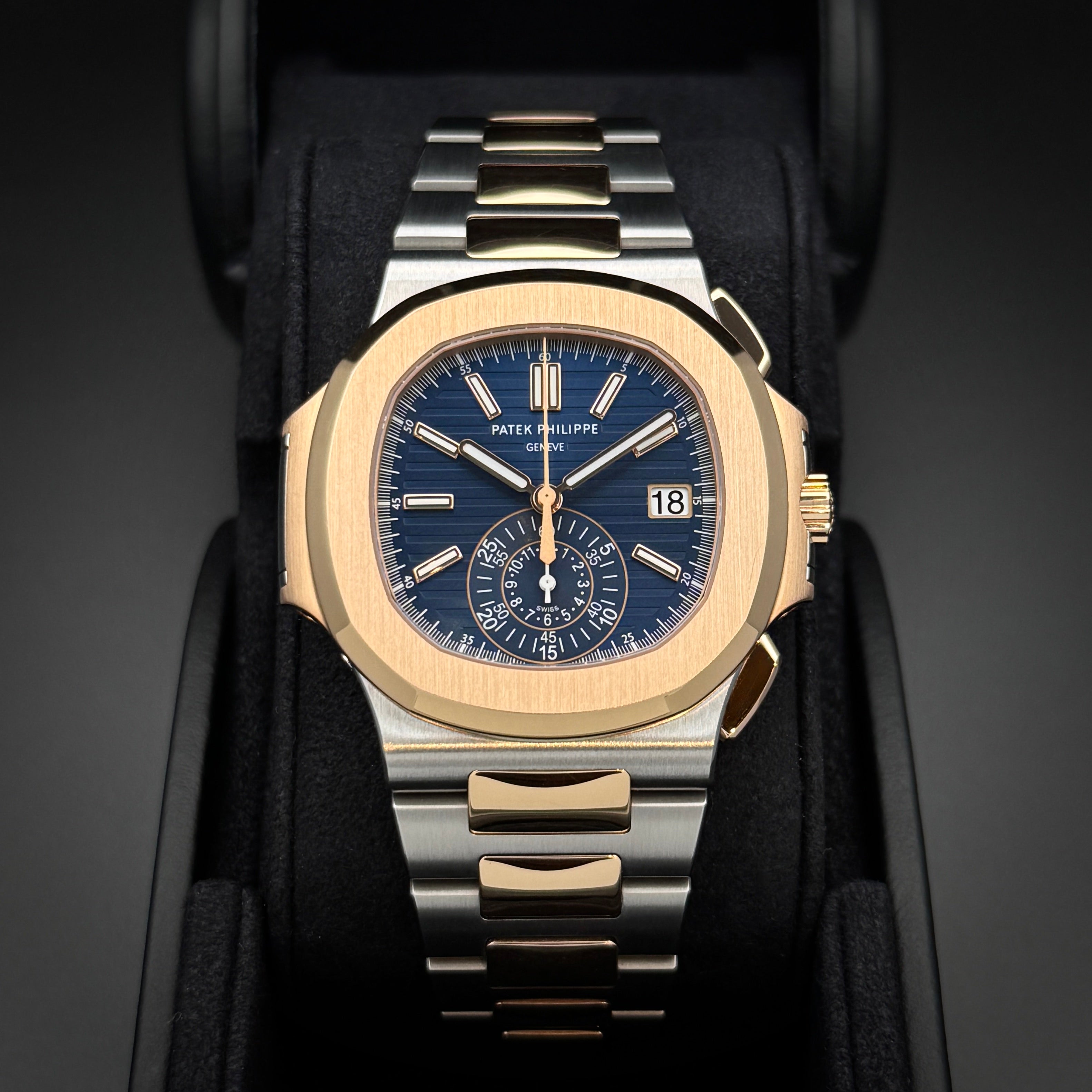 Patek Philippe Nautilus Chronograph Gold/Stahl Blaues Zifferblatt