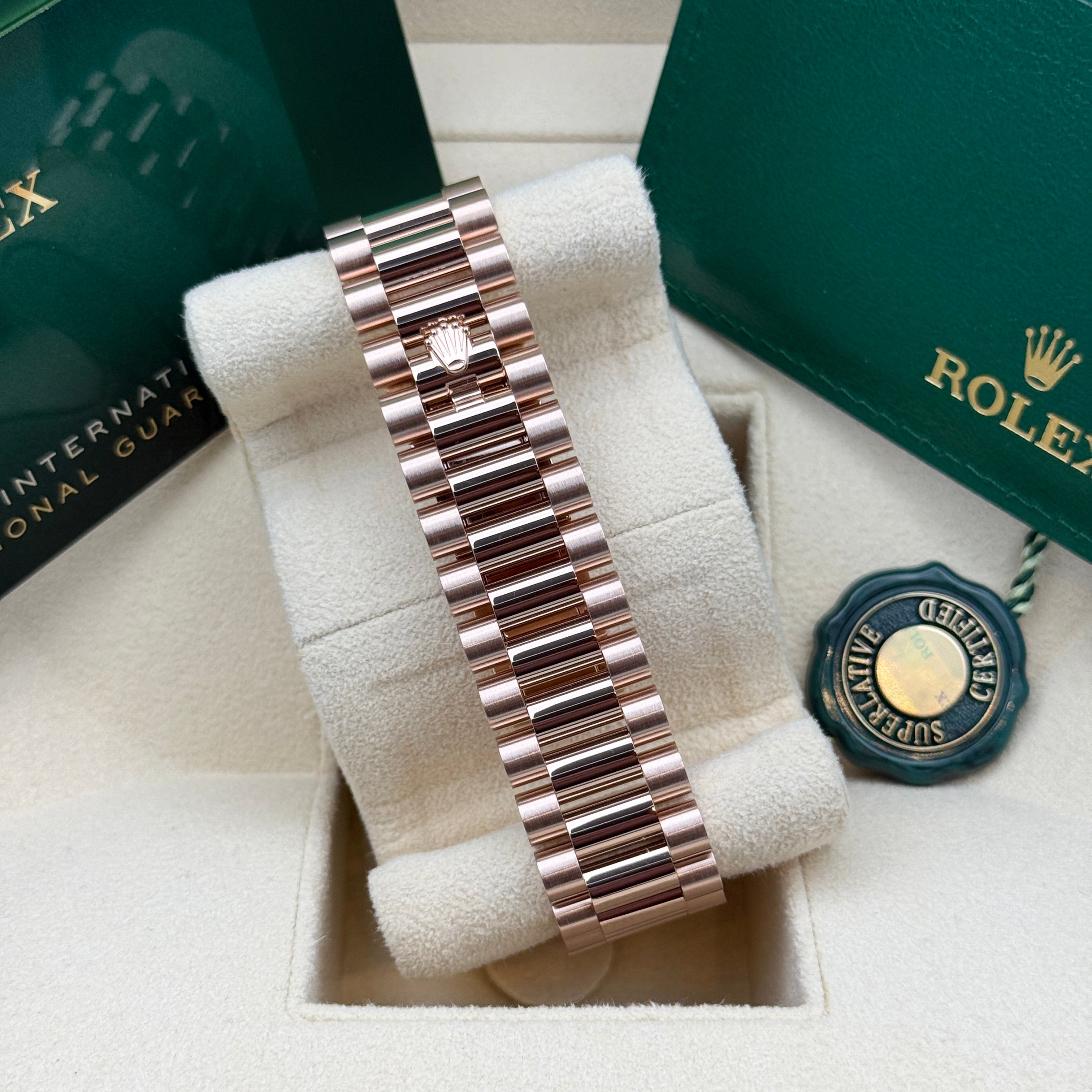 Rolex Day-Date 40mm Rosegold Eisenkiesel Zifferblatt
