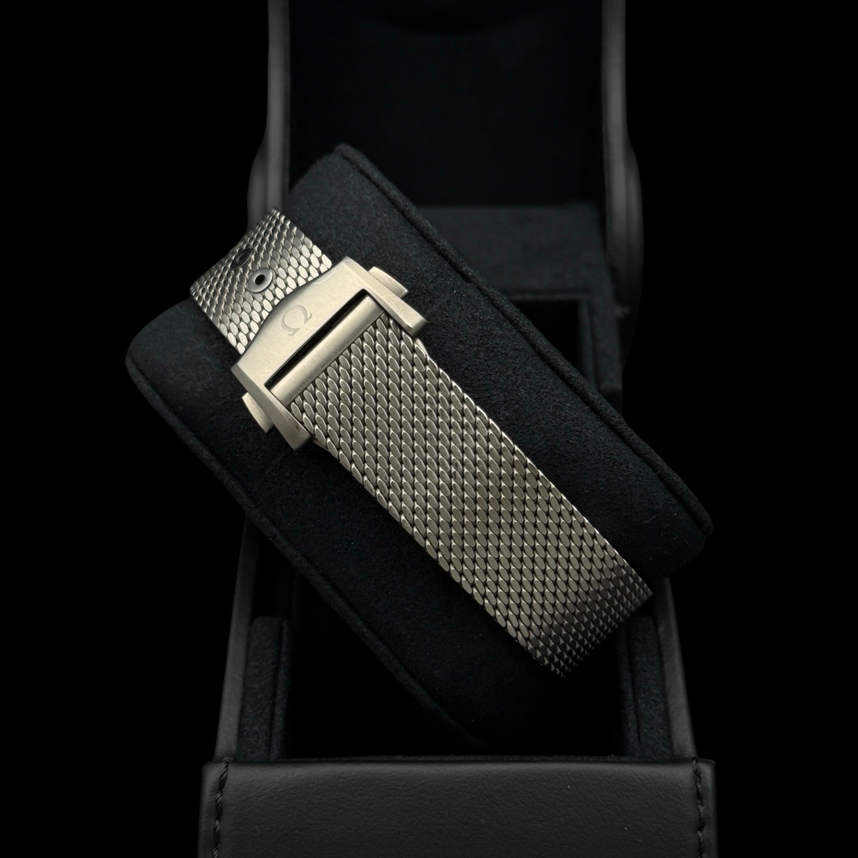 Omega Seamaster Diver 42mm Titan 300 M 007-Edition